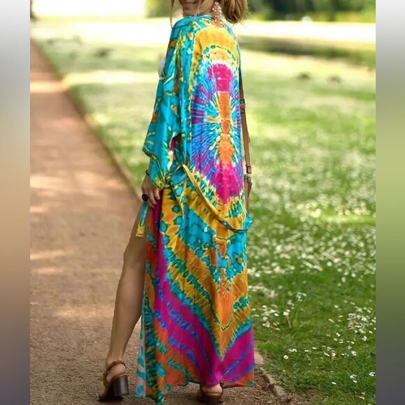 Beautiful Tie Dye Kimono Robe Colorful - Picture 1 of 5